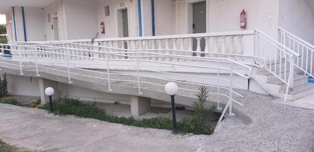 Hotel Paraktio Nea Kallikrateia Ngoại thất bức ảnh
