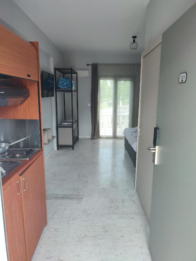 Hotel Paraktio Nea Kallikrateia Ngoại thất bức ảnh