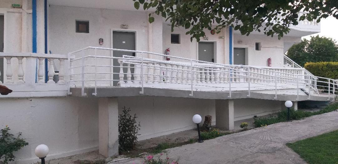 Hotel Paraktio Nea Kallikrateia Ngoại thất bức ảnh
